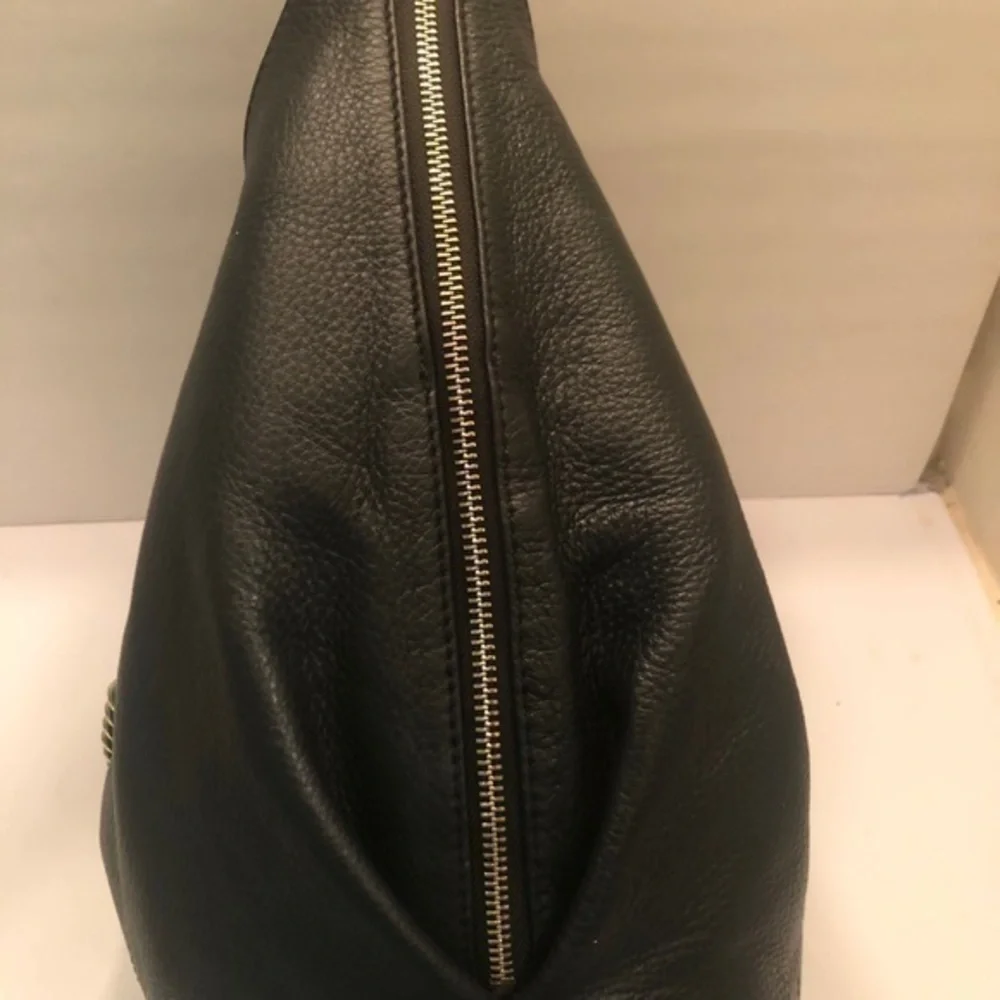 Vince camuto black leather Zoe hobo expandable bag